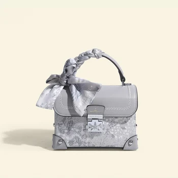 Известният дамски малка квадратна чанта за вечеря, ковчег за бродиране, чанта е от първа ръка собствена търговска марка с копринен шал