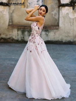 Цветни сватбени рокли с флорални апликации, дантелени сватбени рокли А-силует, с V-образно деколте, без ръкави в стил бохо Кънтри